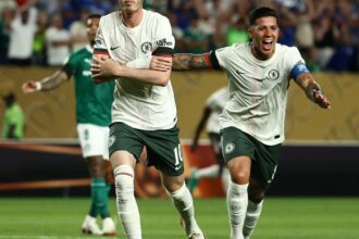 mundial:-chelsea-derrota-palmeiras-por-2-a-1-e-faz-semifinal-com-flu