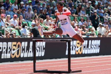 alison-dos-santos-supera-campeao-olimpico-em-palco-de-titulo-mundial