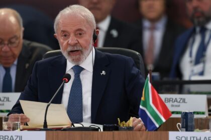 lula-critica-incentivos-financeiros-ao-setor-de-combustiveis-fosseis