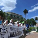 avos-da-praca-de-maio-encontram-140°-neto-sequestrado-pela-ditadura