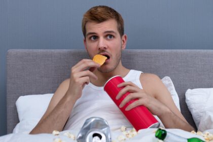 com-que-frequencia-voce-deve-lavar-a-roupa-de-cama?-uma-microbiologista-explica