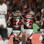 flamengo-vence-sao-paulo-por-2-a-0-no-retorno-do-brasileiro