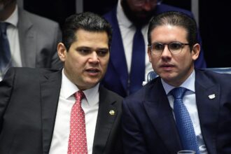 tarifaco:-congresso-pede-dialogo-nos-campos-comercial-e-diplomatico