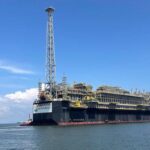 plataforma-da-petrobras-que-reforcara-o-pre-sal-deixa-singapura