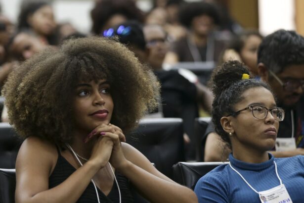 pos-graduacao-“ainda-e-concentrada-na-populacao-branca”,-aponta-estudo