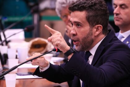 janones-e-suspenso-por-tres-meses-em-conselho-de-etica-da-camara