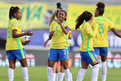 liderada-por-kerolin,-selecao-goleia-bolivia-na-copa-america