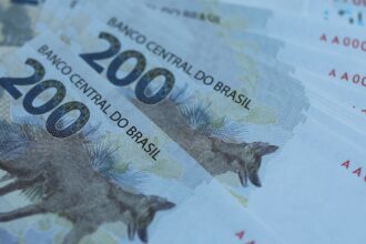 ipea:-mais-ricos-deveriam-pagar-14%-para-igualar-a-classe-media
