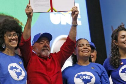lula-diz-que-vai-cobrar-imposto-das-empresas-americanas-digitais
