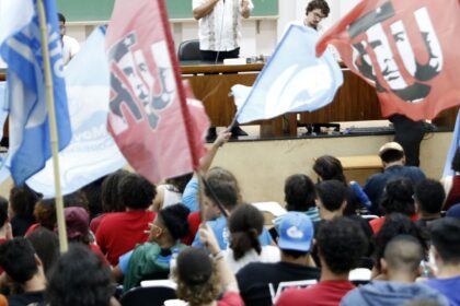 soberania-digital-do-brasil-requer-autonomia-tecnologica,-diz-deputado