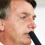 pf-cumpre-mandados-na-casa-de-jair-bolsonaro,-que-usara-tornozeleira