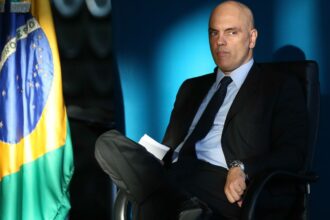 bolsonaro-fez-flagrante-confissao-de-obstrucao-de-justica,-diz-moraes
