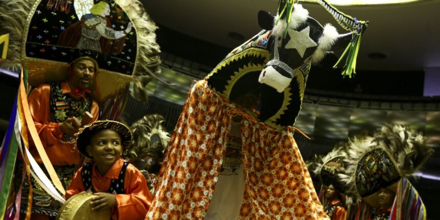 mais-de-400-grupos-festejam-bumba-meu-boi-no-maranhao
