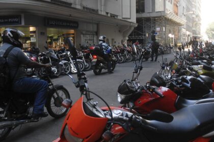 em-dez-anos,-frota-de-motocicletas-cresce-42%-no-pais