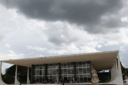 moraes-proibe-uso-de-farda-por-reus-em-depoimento-sobre-golpe