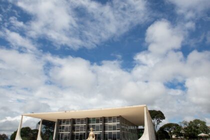 tenente-coronel-nega-ter-recebido-sacola-com-dinheiro-de-mauro-cid 