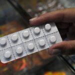 possivel-reacao-do-brasil-a-tarifaco-pode-afetar-precos-de-remedios