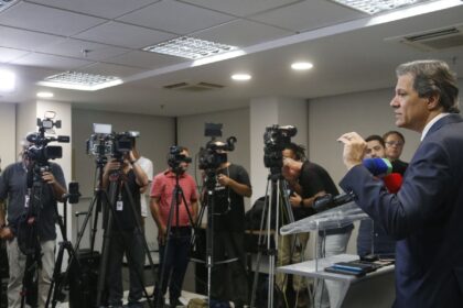 tesouro-dos-eua-procura-haddad-para-agendar-reuniao-sobre-tarifaco