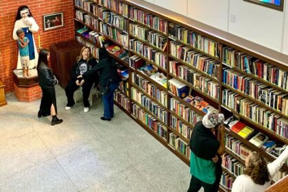 pessoas-em-situacao-de-rua-passam-a-contar-com-biblioteca-em-sao-paulo