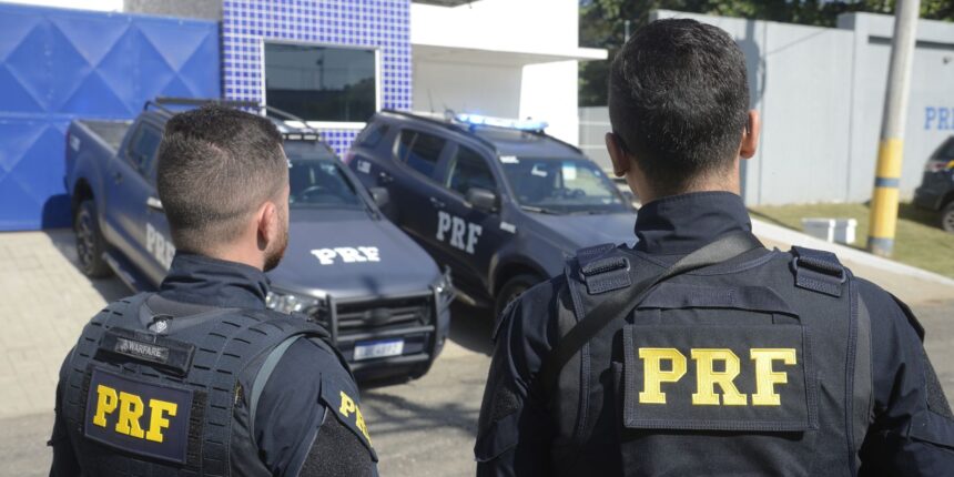 prf-apreende-fuzis-que-estavam-sendo-levados-do-rio-para-porto-seguro