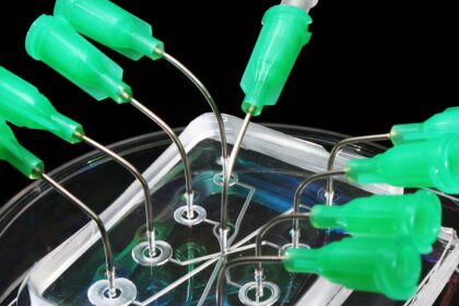 microfluidica:-um-laboratorio-que-cabe-na-palma-da-mao-e-no-futuro-do-pre-sal