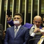 oposicao-pernoita-nos-plenarios-do-congresso-para-impedir-trabalhos