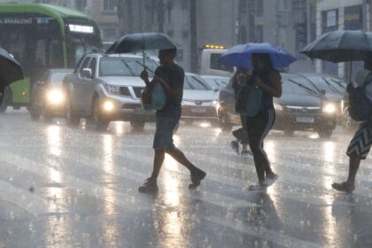 chuvas-causam-alagamentos-e-transtornos-na-baixada-santista