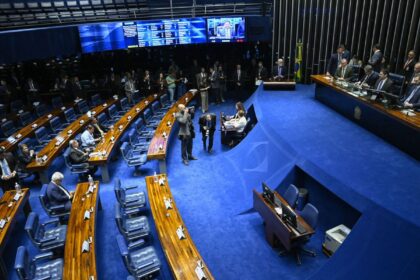 senado-aprova-isencao-de-ir-para-quem-ganha-ate-dois-salarios-minimos
