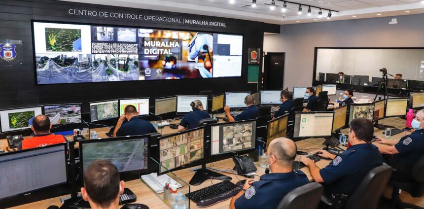 muralha-digital-de-curitiba-e-um-simbolo-de-como-cidades-inteligentes-viraram-cidades-vigiadas