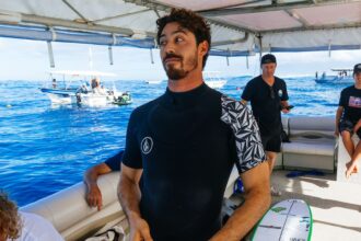 surfe:-yago-dora-chega-ao-finals-como-lider-do-ranking-mundial