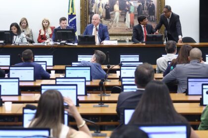 ccj-aprova-aumento-de-pena-para-aliciamento-de-criancas-na-internet