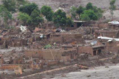 caso-samarco:-programa-de-indenizacao-chega-a-300-mil-pedidos