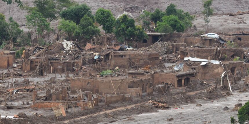 caso-samarco:-programa-de-indenizacao-chega-a-300-mil-pedidos