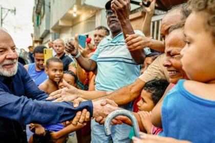 lula-entrega-599-titulos-de-terra-em-antiga-area-de-palafitas-em-pe 