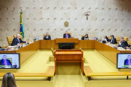 barroso-e-fux-discutem-em-sessao-do-stf