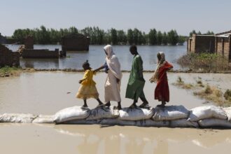 exposicao-em-sao-paulo-mostra-eventos-climaticos-na-vida-de-refugiadas