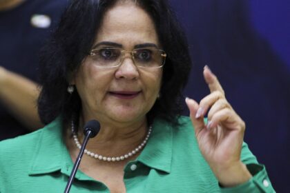 pf-e-cgu-apuram-irregularidades-em-antiga-pasta-de-damares-alves