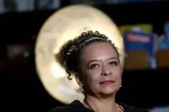 uma-mulher-negra-e-eleita-para-a-academia-brasileira-de-letras-pela-primeira-vez-em-128-anos