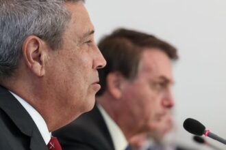 pf:-braga-netto-violou-proibicao-de-manter-contato-com-bolsonaro