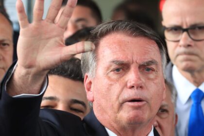 bolsonaro-pediu-ajuda-a-advogado-de-trump-para-postar-sobre-tarifaco 
