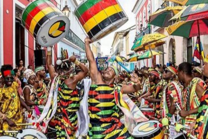 olodum-comandara-a-tradicional-lavagem-de-madeleine,-em-paris 