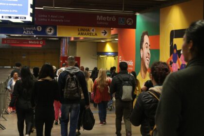 falha-em-trem-da-cptm-lota-estacoes-em-sao-paulo nesta-segunda 