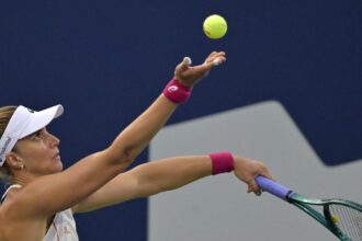 bia-haddad-sofre,-mas-vence-britanica-kartal-em-estreia-no-us-open