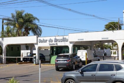 moraes-pede-a-pgr-parecer-sobre-agentes-da-pf-na-casa-de-bolsonaro