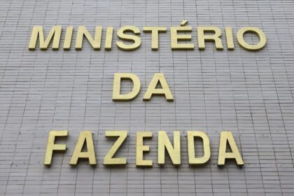 cmn-ajusta-regulamentacao-de-credito-a-empresas-afetadas-por-tarifaco