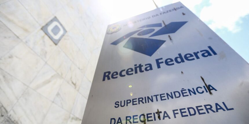 para-coibir-lavagem-de-dinheiro,-receita-iguala-fintechs-a-bancos