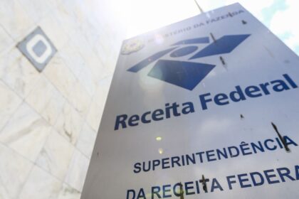para-coibir-lavagem-de-dinheiro,-receita-iguala-fintechs-a-bancos