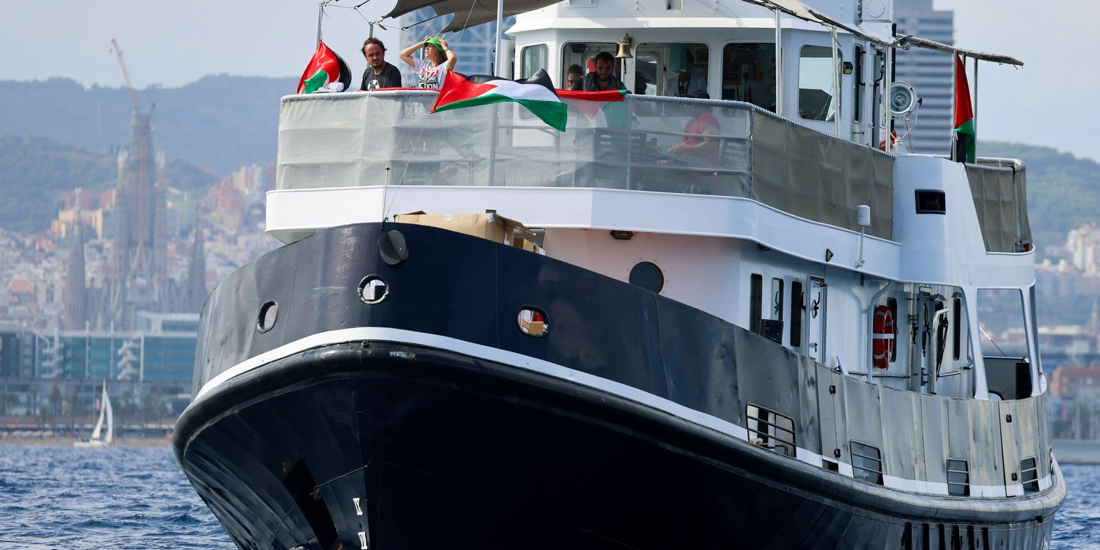 greta-thunberg-se-junta-a-flotilha-que-se-dirige-com-ajuda-para-gaza