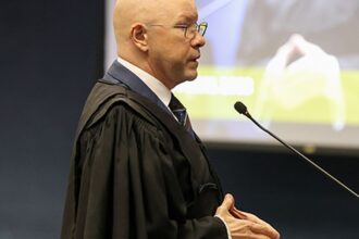 ex-comandante-nao-colocou-marinha-a-disposicao-do-golpe,-alega-defesa