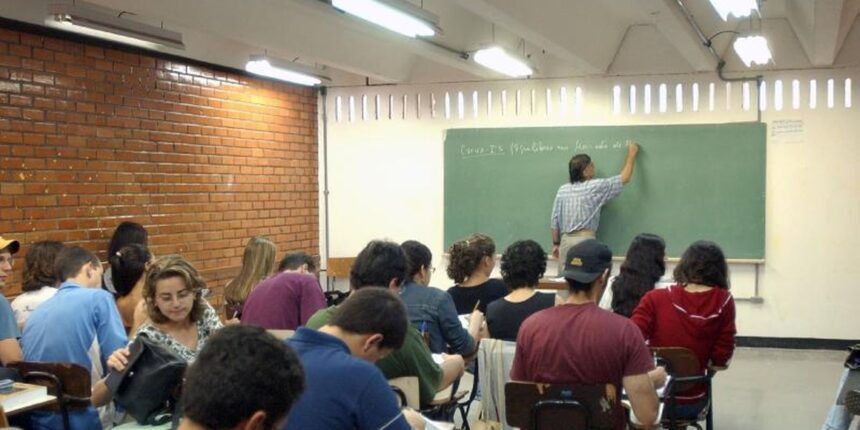 ensino-superior-no-brasil-pode-mais-que-dobrar-salario